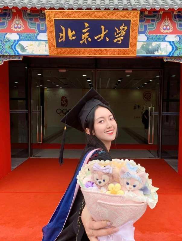  “北大毕业当短剧演员，疯了吗？”当事人回应：有心理落差但从不“玻璃心” 新闻