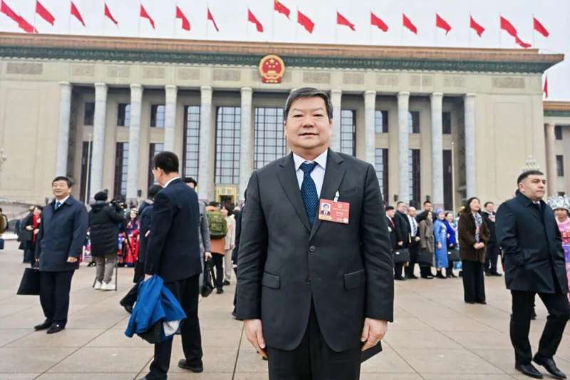  全国人大代表、新乡化纤董事长邵长金：加快菌草生物基新材料产业发展与碳汇产品开发，撬动绿色低碳发展新未来 新闻 全国人大代表、新乡化纤董事长邵长金：加快菌草生物基新材料产业发展与碳汇产品开发，撬动绿色低碳发展新未来 新闻