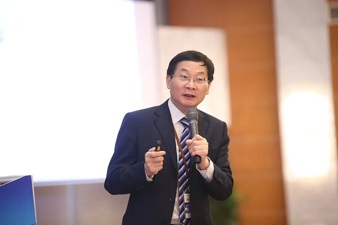  盛松成：孤立地讨论「投资」还是「消费」拉动经济增长，其实是个伪命题 新闻