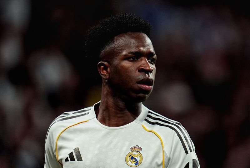  伯纳乌的嘘声背后：姆巴佩与维尼修斯正在经历的至暗时刻 体育新闻