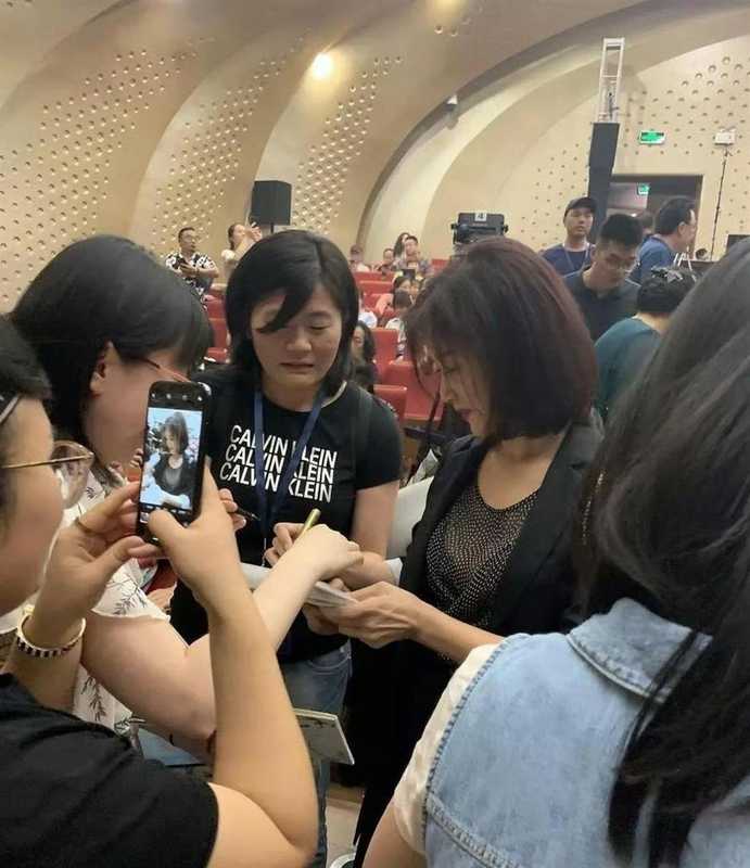  【声乐艺术·体质管理】宋祖英的“冻龄”方法论：从舞台到讲台的科学转身 健康养生